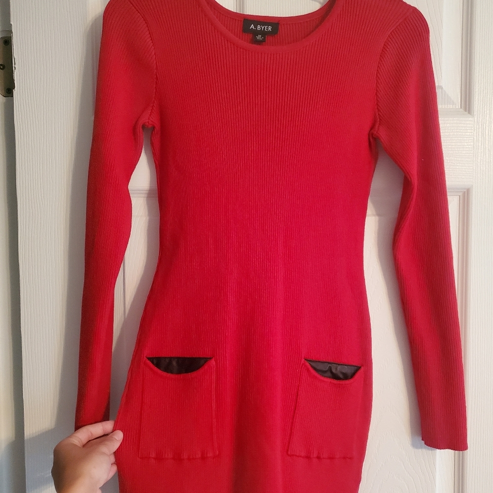 SEXY RED DRESS - Picture 2 of 5